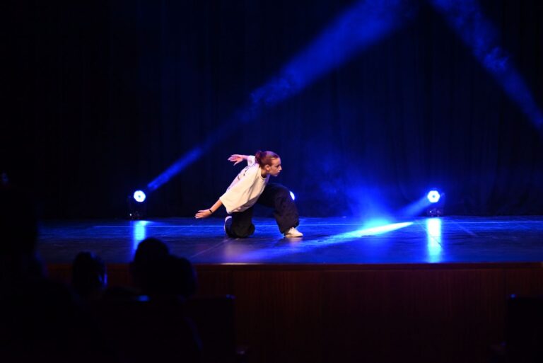 IMG-c1ab96e52141d6c3d6a7d5ae64ca7c3a-V